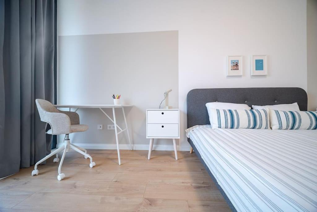 Mycampus 1 Bdrm, Stay 4, Free Parking, Garden, Self Check-In Sofia Exteriör bild
